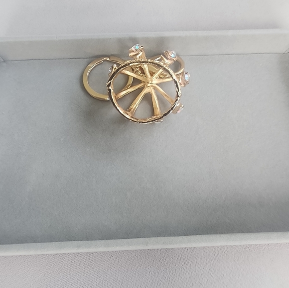 NWOT 3D Gold Crown keychain - Picture 2 of 3